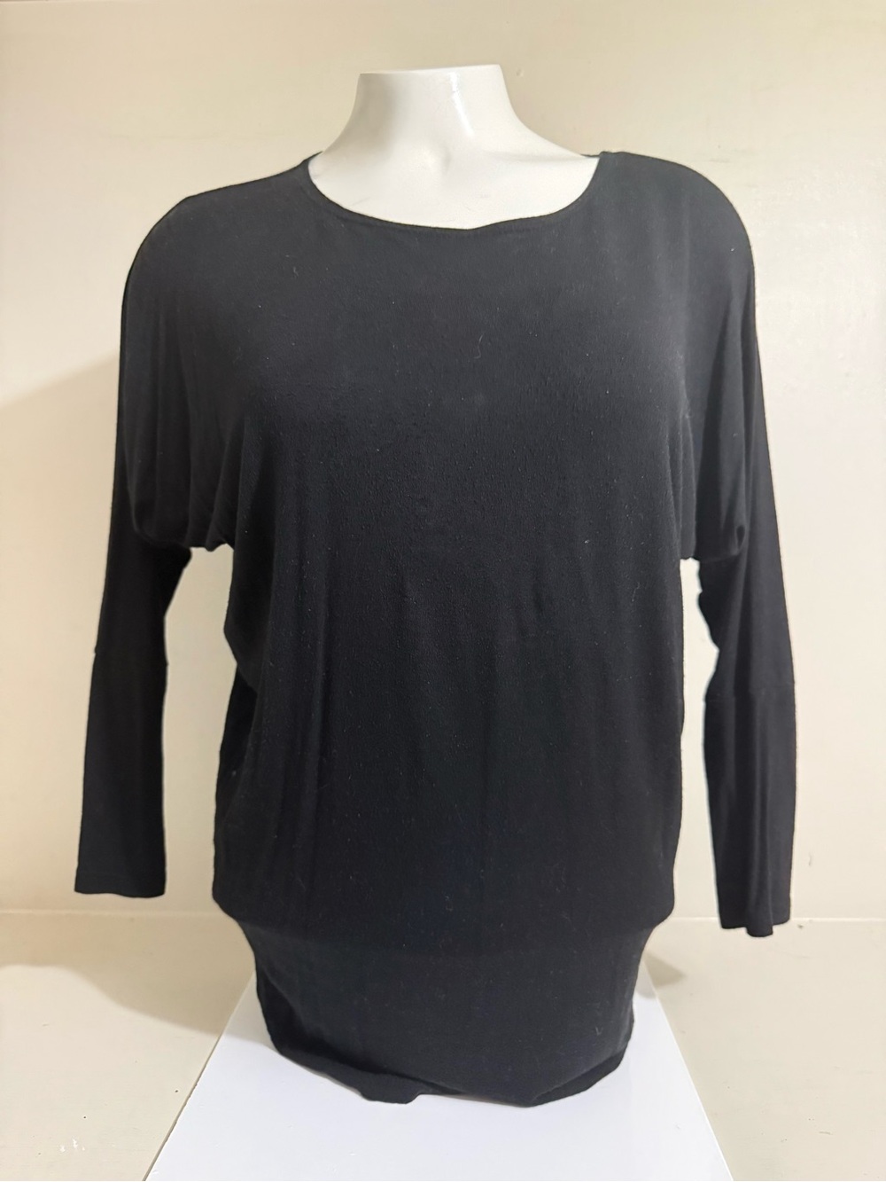 Women's Black Long Sleeve Scoop-Neck Top
